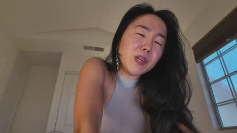Snapshot of yourlovelykgirlfriend chatting on 06/11/26, 02:53 J i w o n online show from 06/11/26, 02:53