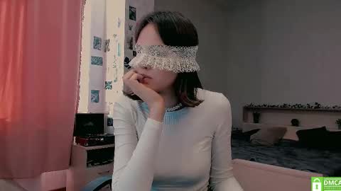 Snapshot of yourlovelystreamer chatting on 09/10/25, 12:38 Nikol online show from 09/10/25, 12:38