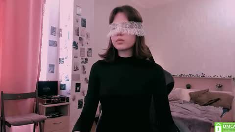 Snapshot of yourlovelystreamer chatting on 09/11/25, 12:49 Nikol online show from 09/11/25, 12:49