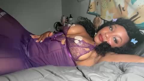 Snapshot of yourmommysilk chatting on 05/22/26, 03:57 YOURMOMMY online show from 05/22/26, 03:57
