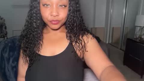 Snapshot of yourmommysilk chatting on 05/29/26, 03:37 YOURMOMMY online show from 05/29/26, 03:37