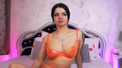 Snapshot of yournaughtyangel1 chatting on 06/03/26, 04:04 Alicia online show from 06/03/26, 04:04