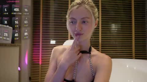 Snapshot of yournaughtymiss chatting on 06/02/26, 05:04 Eva online show from 06/02/26, 05:04