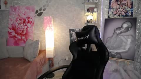 Nicky online show from 07/28/26, 06:20