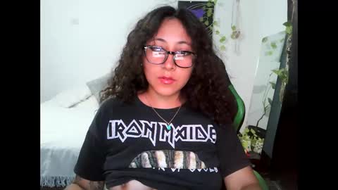 Snapshot of yourownerserena chatting on 01/29/25, 04:58 Serena online show from 01/29/25, 04:58