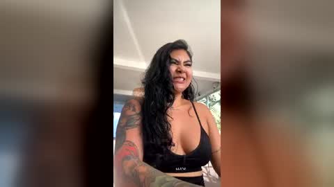 Mia online show from 07/28/26, 10:20