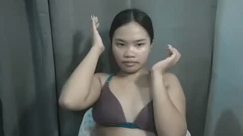 Snapshot of yourpinay_belle chatting on 03/29/26, 11:32 Belle online show from 03/29/26, 11:32