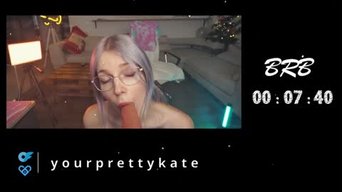 Snapshot of yourprettykate_ chatting on 12/28/24, 08:58 online show from 12/28/24, 08:58