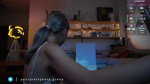 Snapshot of yourprettykate_ chatting on 11/11/25, 06:30 online show from 11/11/25, 06:30