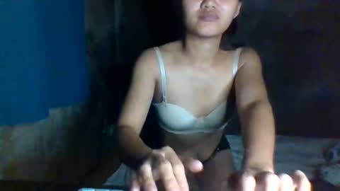 Snapshot of yourqueen1101 chatting on 04/10/26, 02:44 yourqueen1101 online show from 04/10/26, 02:44