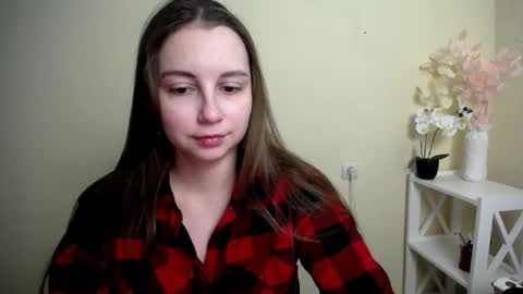 Snapshot of yours_piece_of_happiness_ chatting on 02/18/26, 06:31 Happy online show from 02/18/26, 06:31