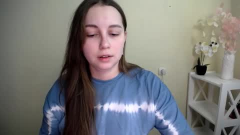 Snapshot of yours_piece_of_happiness_ chatting on 02/19/26, 07:15 Happy online show from 02/19/26, 07:15