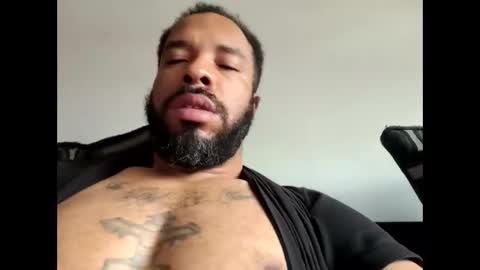 Snapshot of yoursexydaddy79 chatting on 11/05/25, 04:51 mother fucker online show from 11/05/25, 04:51