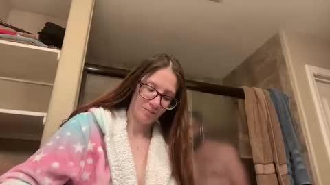 yourstrulylivy online show from 12/14/24, 04:52