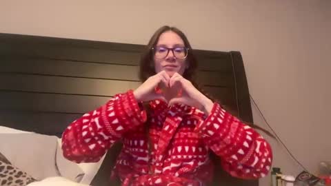 yourstrulylivy online show from 12/31/24, 07:51