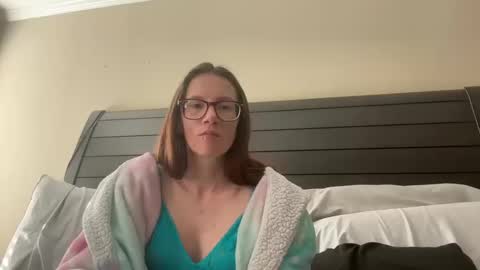 yourstrulylivy online show from 01/10/25, 06:38