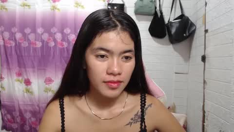 Snapshot of yoursweet_asian20 chatting on 03/06/25, 06:19 Maddie online show from 03/06/25, 06:19