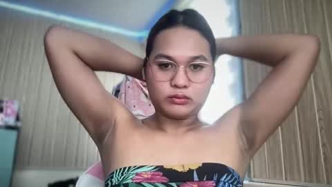 Snapshot of yoursweetgirl_zia chatting on 04/17/26, 04:37 yoursweetgirl_zia online show from 04/17/26, 04:37
