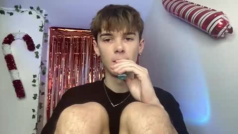 Snapshot of yoursweetyguy chatting on 01/08/26, 02:52 yoursweetyguy online show from 01/08/26, 02:52