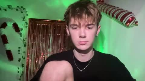 Snapshot of yoursweetyguy chatting on 01/09/26, 02:31 yoursweetyguy online show from 01/09/26, 02:31
