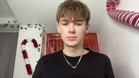 Snapshot of yoursweetyguy chatting on 01/15/26, 03:27 yoursweetyguy online show from 01/15/26, 03:27