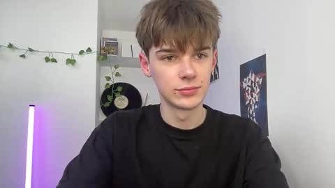 Snapshot of yoursweetyguy chatting on 04/15/26, 02:13 yoursweetyguy online show from 04/15/26, 02:13