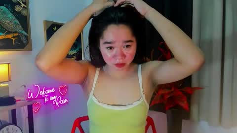 Snapshot of yourtinybunny chatting on 11/05/25, 10:59 yourtinybunny online show from 11/05/25, 10:59