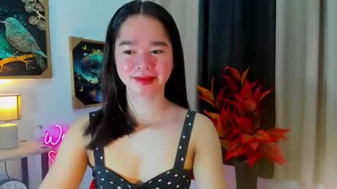 Snapshot of yourtinybunny chatting on 11/08/25, 10:26 yourtinybunny online show from 11/08/25, 10:26