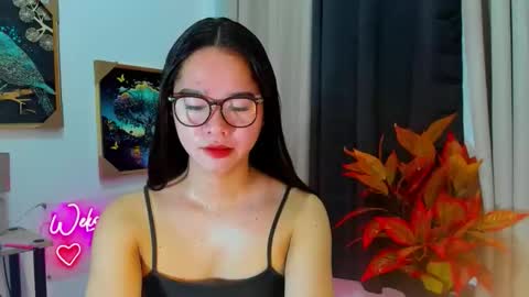 Snapshot of yourtinybunny chatting on 12/04/25, 05:17 yourtinybunny online show from 12/04/25, 05:17