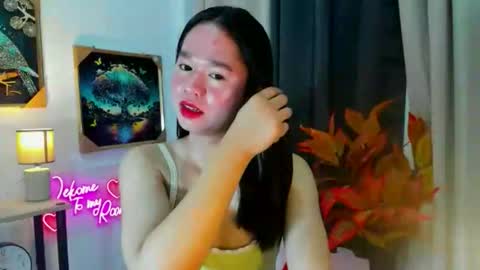 Snapshot of yourtinybunny chatting on 12/16/25, 11:48 yourtinybunny online show from 12/16/25, 11:48