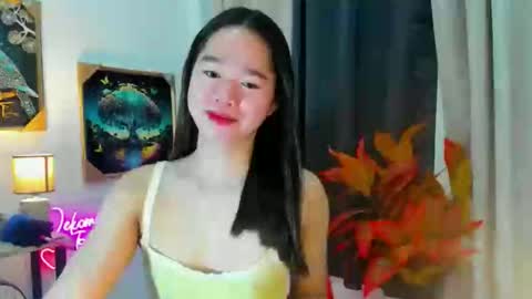 Snapshot of yourtinybunny chatting on 12/19/25, 05:03 yourtinybunny online show from 12/19/25, 05:03
