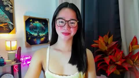 Snapshot of yourtinybunny chatting on 01/12/26, 10:20 yourtinybunny online show from 01/12/26, 10:20