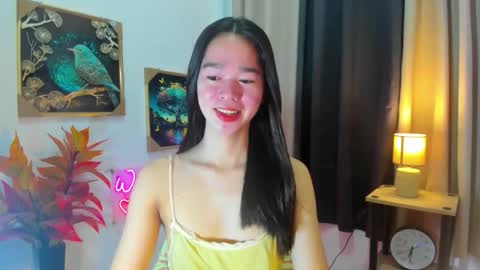 Snapshot of yourtinybunny chatting on 04/15/26, 11:49 yourtinybunny online show from 04/15/26, 11:49