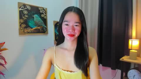 Snapshot of yourtinybunny chatting on 04/20/26, 10:18 yourtinybunny online show from 04/20/26, 10:18