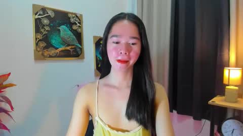 Snapshot of yourtinybunny chatting on 04/21/26, 10:32 yourtinybunny online show from 04/21/26, 10:32