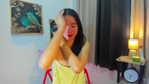 Snapshot of yourtinybunny chatting on 05/18/26, 10:21 yourtinybunny online show from 05/18/26, 10:21