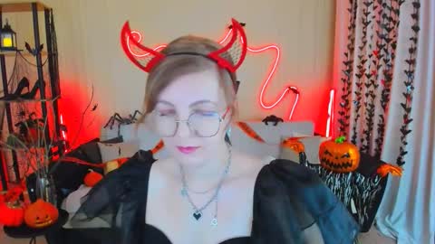 Snapshot of youruniverser chatting on 10/26/25, 09:26 Alice online show from 10/26/25, 09:26