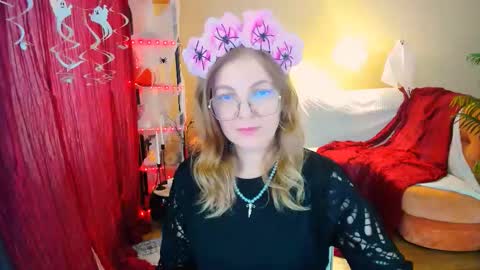 Snapshot of youruniverser chatting on 10/27/25, 10:41 Alice online show from 10/27/25, 10:41