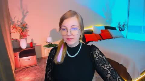 Snapshot of youruniverser chatting on 11/04/25, 09:41 Alice online show from 11/04/25, 09:41