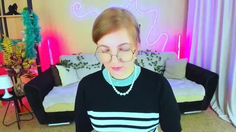 Snapshot of youruniverser chatting on 11/20/25, 04:12 Alice online show from 11/20/25, 04:12