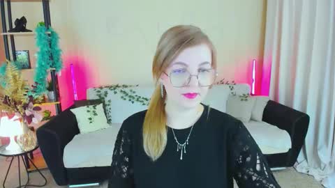 Snapshot of youruniverser chatting on 11/29/25, 09:23 Alice online show from 11/29/25, 09:23