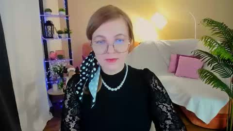 Snapshot of youruniverser chatting on 12/01/25, 09:25 Alice online show from 12/01/25, 09:25