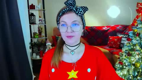 Snapshot of youruniverser chatting on 12/15/25, 09:46 Alice online show from 12/15/25, 09:46