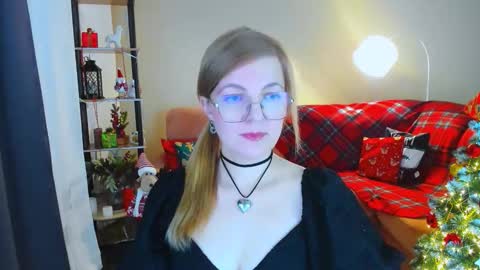 Snapshot of youruniverser chatting on 12/18/25, 10:10 Alice online show from 12/18/25, 10:10