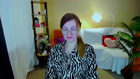 Snapshot of youruniverser chatting on 02/18/26, 05:25 Alice online show from 02/18/26, 05:25