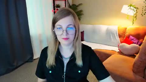 Snapshot of youruniverser chatting on 05/19/26, 11:38 Alice online show from 05/19/26, 11:38