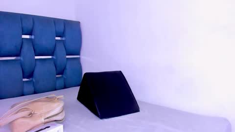 yourwife_anna online show from 09/29/25, 11:26