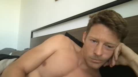 yoyoyo1221 online show from 04/14/26, 11:00