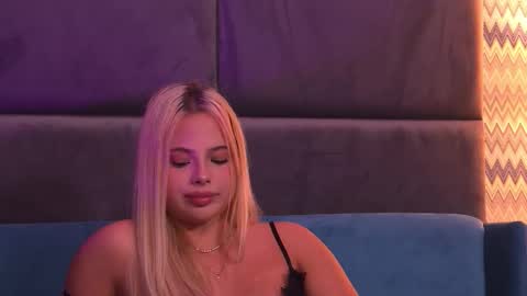 Foxie online show from 09/29/25, 03:22