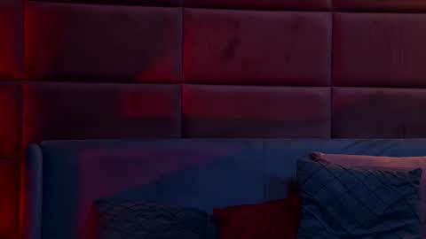 Snapshot of yssabelfox chatting on 11/18/25, 04:33 Foxie online show from 11/18/25, 04:33